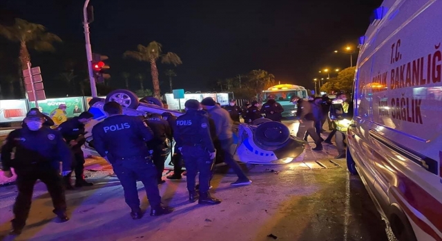 Mersin’de polis aracı ile otomobil çarpıştı: 3 yaralı
