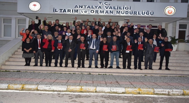 Antalya Tarım ve Orman Müdürlüğünden emekli olanlara plaket