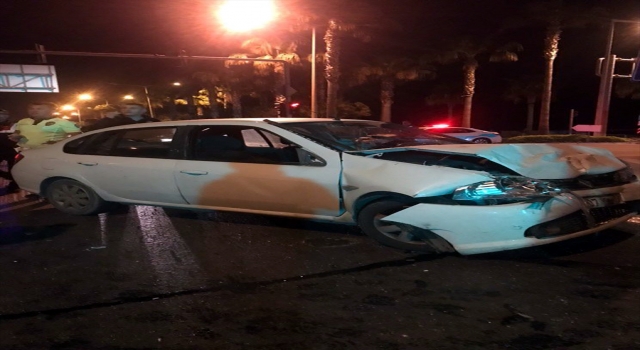 Antalya’da taksi ile otomobilin çarpıştığı kazada İranlı kadın yolcu öldü