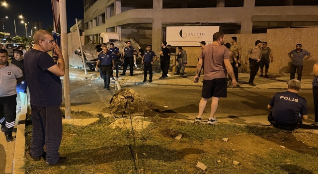 Adana’da devrilen otomobildeki 1 kişi öldü, 2 kişi yaralandı