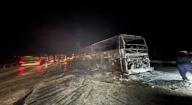 Mersin’de otobüsün tıra çarpması sonucu 3 kişi öldü