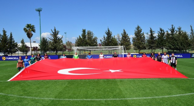 Turkcell Kadın Futbol Liginde 23 Nisan coşkusu