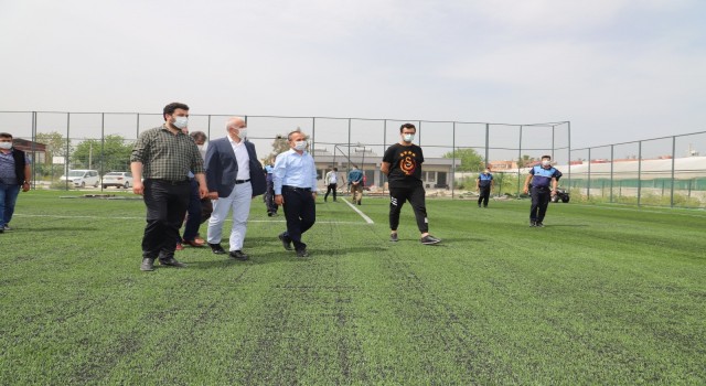 Başkan Gültak, yenilenen Kazanlı Çok Amaçlı Spor Tesisinde incelemelerde bulundu