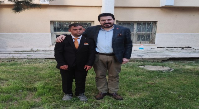 Ağrı Belediye Başkanı Sayandan down sendromlu vatandaşa bayram sürprizi
