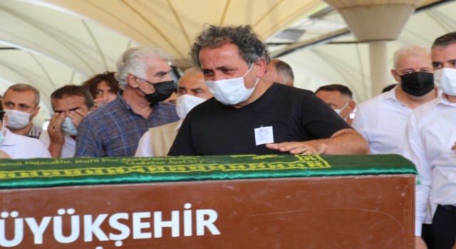 Kaçan kurbanlığı ararken hayatını kaybeden Onur Alp son yolculuğuna uğurlandı