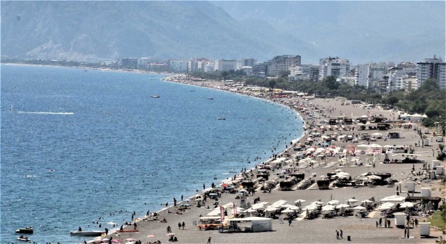 Doğuda kar, Antalyada yazdan kalma günler