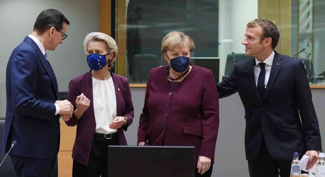 AB Liderler Zirvesinde Merkele veda