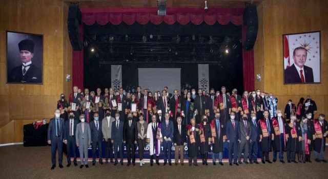 Atatürk Üniversitesinde YÖKAK kurumsal akreditasyon belgesi takdim töreni