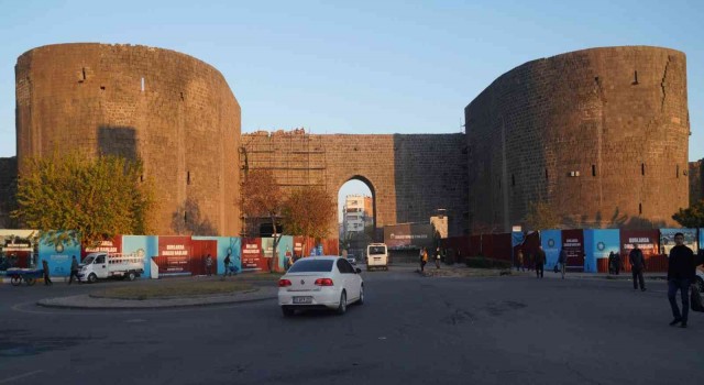 Diyarbakırda Tarihi Urfakapı araç trafiğine açıldı
