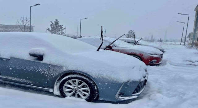 Ağrıda 191 köy yolu kar nedeniyle ulaşıma kapandı