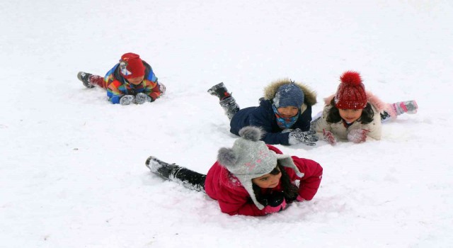 Bayburtta kar tatili 1 gün daha uzatıldı