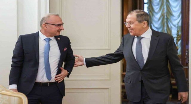 Rusya Dışişleri Bakanı Lavrov: Kiev yönetiminin yükümlü olduğu Minsk anlaşması var