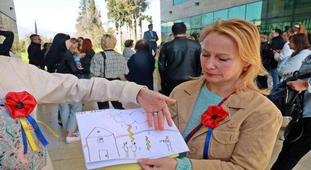 Savaştan etkilenen Ukraynalı çocukların çizdikleri resimler gözleri yaşarttı