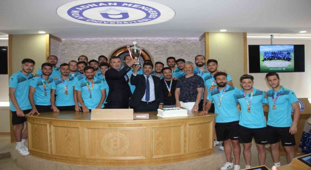 ADÜ Rektörü Aldemir, Türkiye şampiyonu takımı ağırladı