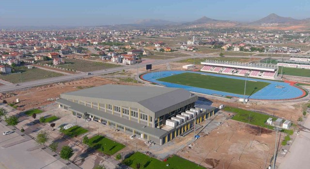 Konyada olimpik yüzme havuzu ve atletizm pisti İslami Dayanışma Oyunlarına hazır