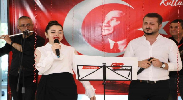 Medıcal Park Gaziantepte hemşirelerden 19 Mayıs düeti