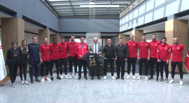 Süper Lige yükselen Ümraniyespordan, Başkan İsmet Yıldırıma ziyaret
