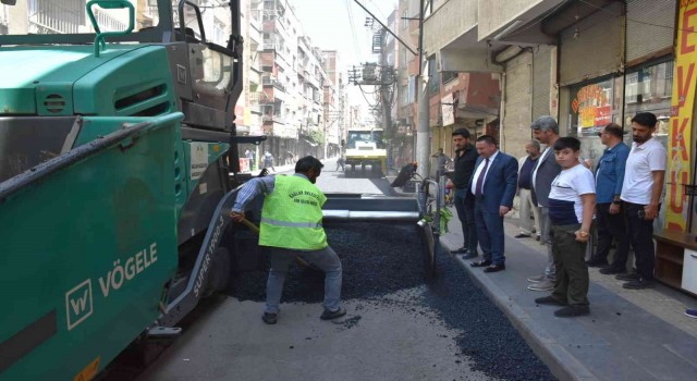 Bağlar Belediyesinden asfalt çalışması