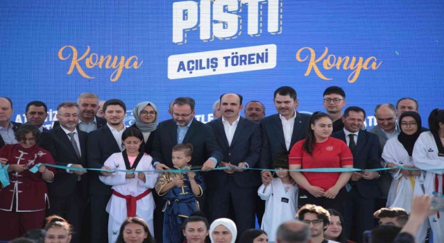 Bakan Kasapoğlu ve Bakan Kurum Atletizm Pistinin açılışını gerçekleştirildi