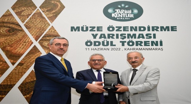 Başkan Büyükkılıç, Kahramanmaraştan ödülle döndü