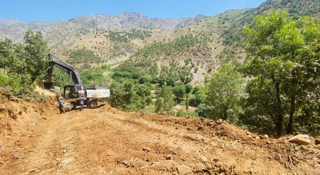 Hakkarinin Romtik Mezrası yeni yoluna kavuşuyor