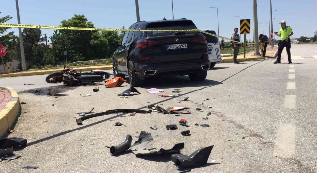 Konyada ciple çarpışan motosikletin sürücüsü hayatını kaybetti