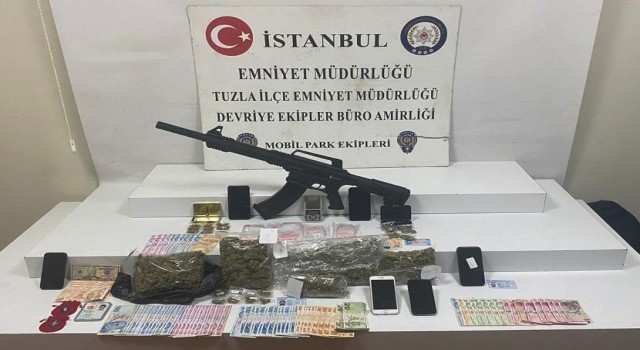 Pendikte uyuşturucu ticareti yapılan iş yerine operasyon