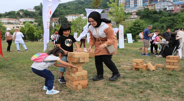 Şenlikle çevre ve geri dönüşüm bilincini aşıladılar