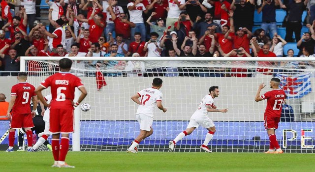 UEFA Uluslar C Ligi: Lüksemburg: 0 - Türkiye: 1 (İlk yarı)