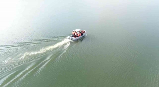 Vali Karadeniz, Demirköprü Barajındaki denetim ve seyir faaliyetine katıldı