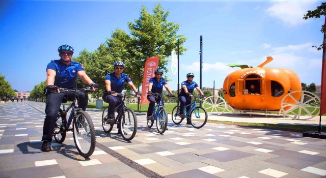 Bisikletli tim yollarda: ‘Mavi yolun güvenliği Büyükşehir için önemli