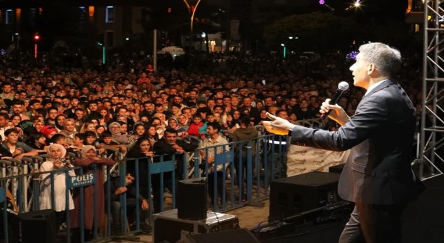 Erzincanlılar Yıldızdoğanın konseriyle coştu