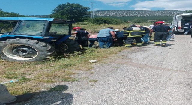 Gedizde traktör kazası: 2 ölü, 2 yaralı