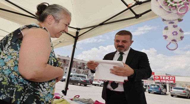 Sincan Belediye Başkanı Murat Ercan, Hanımlar El Emeği Pazarını ziyaret etti