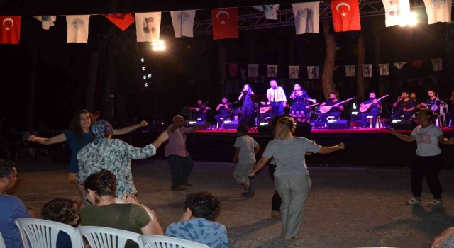 Tarsusta Türk Halk Müziği konseri