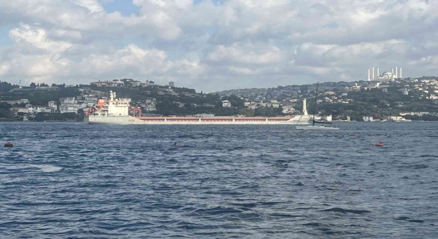 Ukraynadan gelen mısır yüklü Polarnet gemisi İstanbul Boğazından geçti