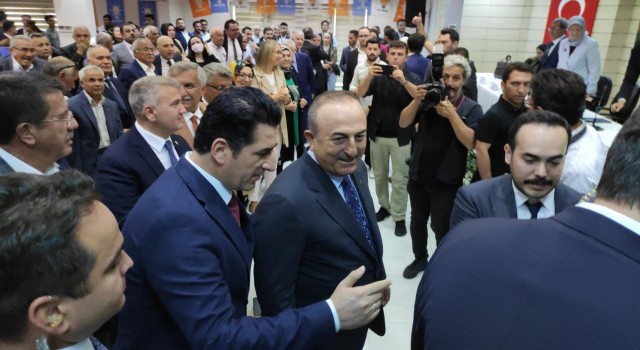 Bakan Çavuşoğlu: “Yunanistanın silahlanmasına karşı elimiz kolumuz bağlı kalmaz”
