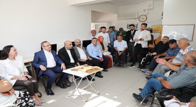AK Parti İzmirden engelli ve yaşlı vatandaşlara öncelik