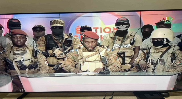 Burkina Fasoda ordu, yönetime el koydu