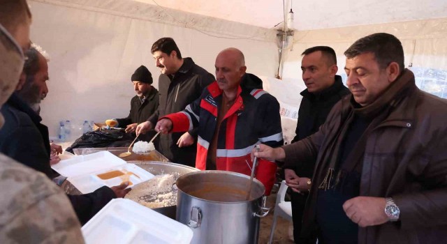 Kahramankazan Belediyesi Doğanşehirde iftar çadırı kurdu