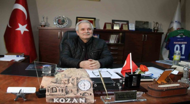 Kozan Belediye Başkanı Özgan, AK Partiye geçtiğini duyurdu