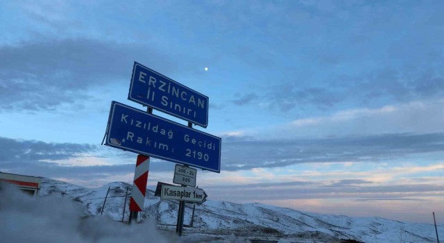 Erzincanın yüksek kesimlerinde kar yağışı etkili oldu