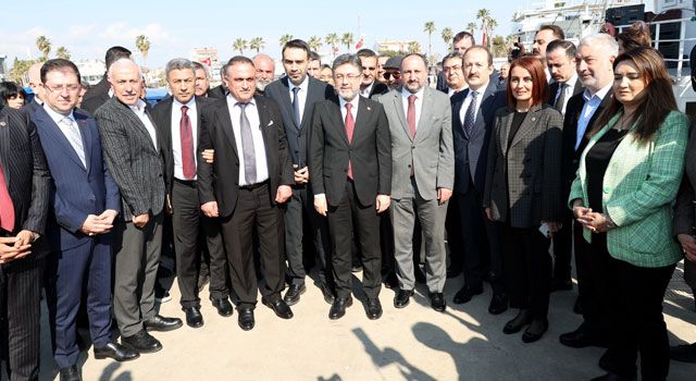 Akdeniz Belediye Başkanı Gültak: "Merkezi Hükümet ile Güç Birliği Akdeniz'i Şahlandırdı"