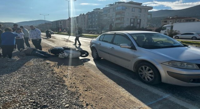 Milasta otomobil ile motosiklet çarpıştı: 1 yaralı
