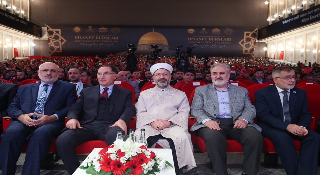 Diyanet İşleri Bakanı Erbaş: İslam, dünyayı iyileştirmek için gönderilen bir ilaçtır