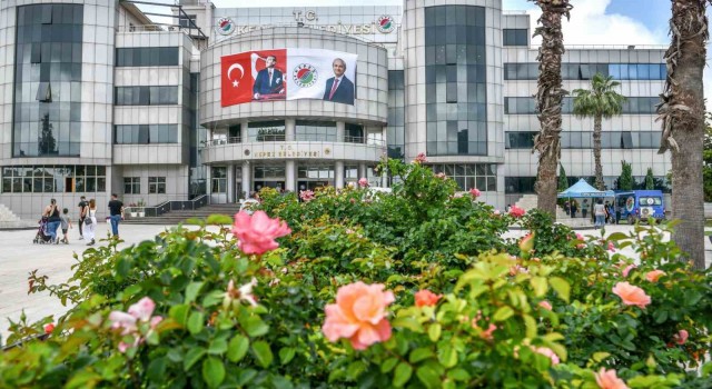 Kepez Belediyesi Atatürk Anıtını bakıma aldı