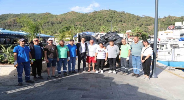 Marmarisin çöp avcıları 150 torba atık topladı