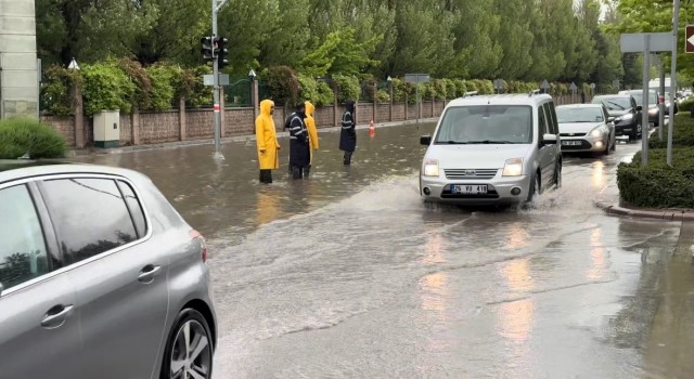 Milletvekili Hatipoğlundan yağmur sonrası belediyeye tepki