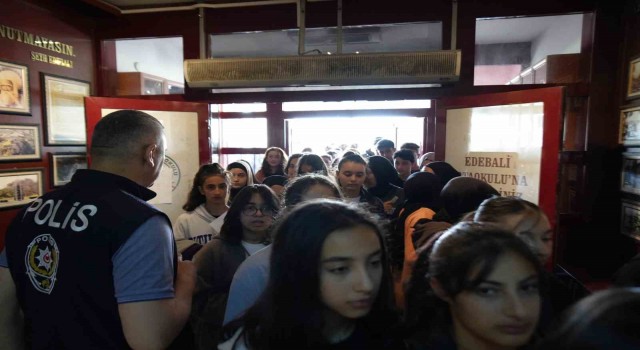 Öğrenciler LGS ve YKS sınavı öncesi Türkiyede ilk defa Bilecikte yapılan prova sınavına girdi