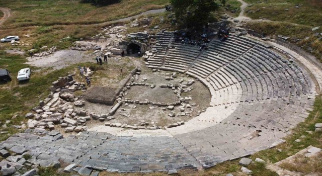 Zamana direnen Çukurovanın Efesi Kastabalada kazı çalışmaları yeniden başladı